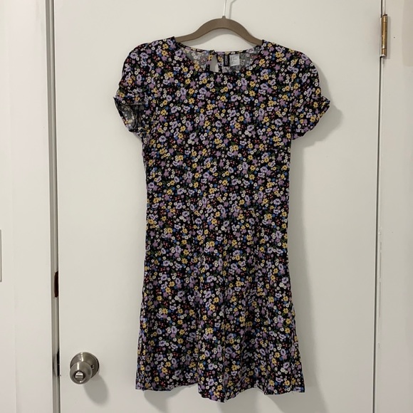 H&M Dresses & Skirts - (3 / $15) H&M Floral Dress